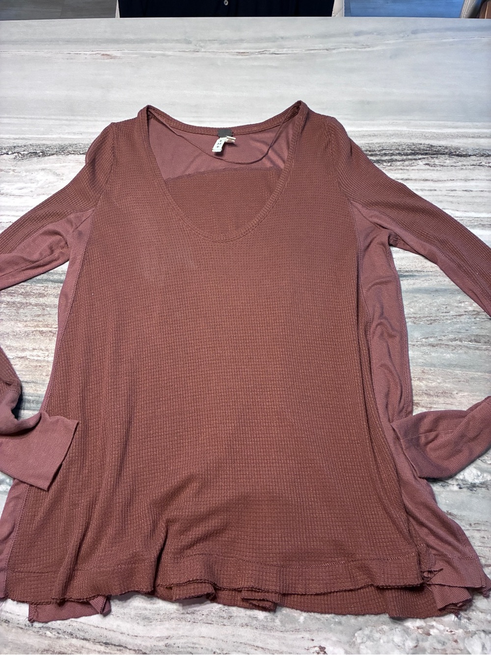 We the People sz M NWOT Women's  Long Sleeve Scoop Neck Top brown sexy